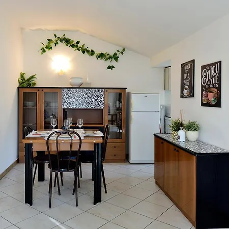 Trilo_mina 4 Apartment Cattolica